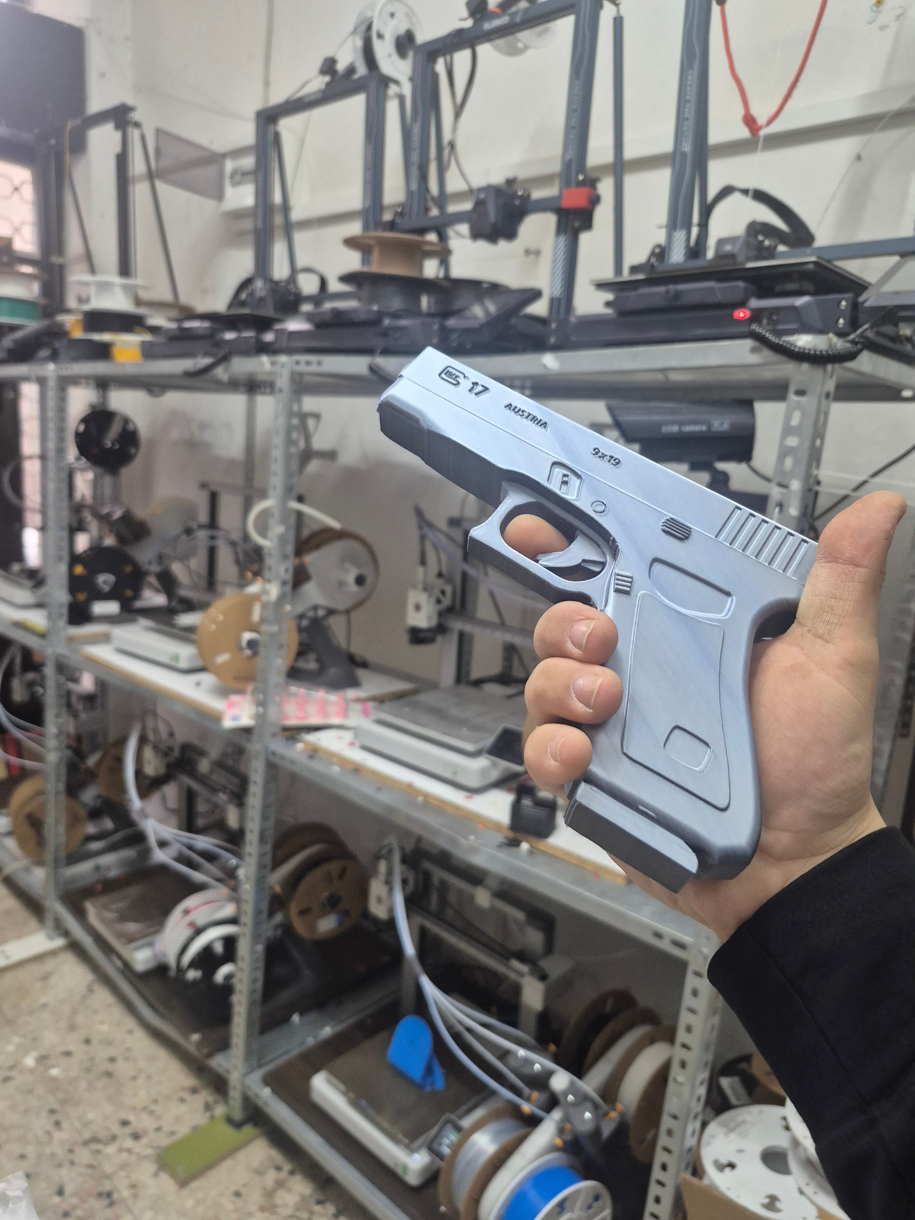 PLASTİK GLOCK 17 GERÇEK DEĞİLDİR PLASTİKTİR